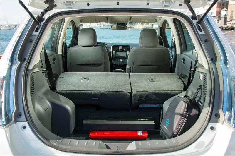 2014 Nissan Leaf interior