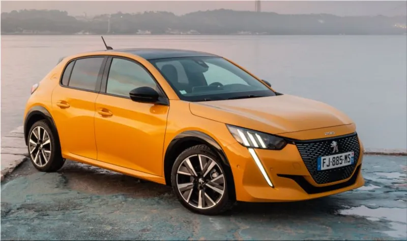 PEUGEOT E-208