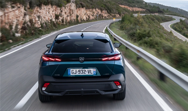 Peugeot 408