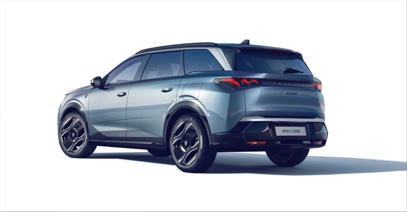 Peugeot e-5008