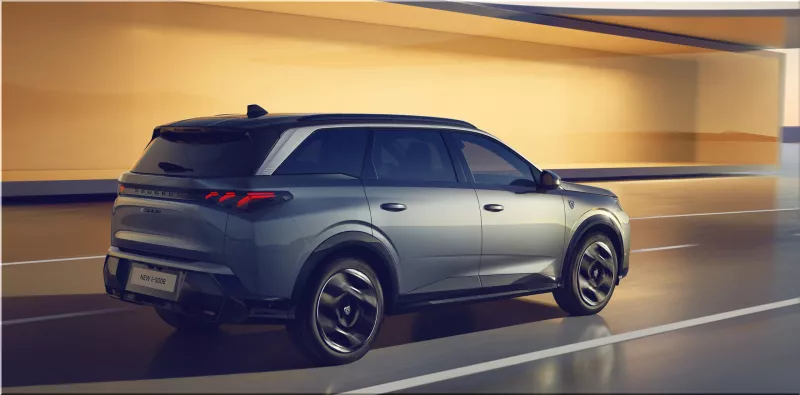 2024 Peugeot e-5008 electric SUV