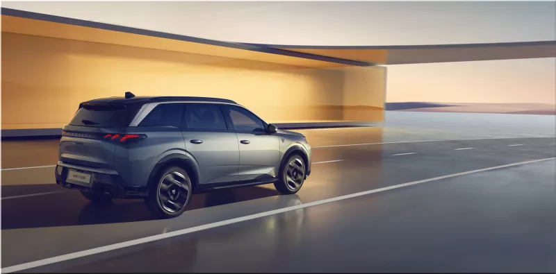 2024 Peugeot e-5008 electric SUV