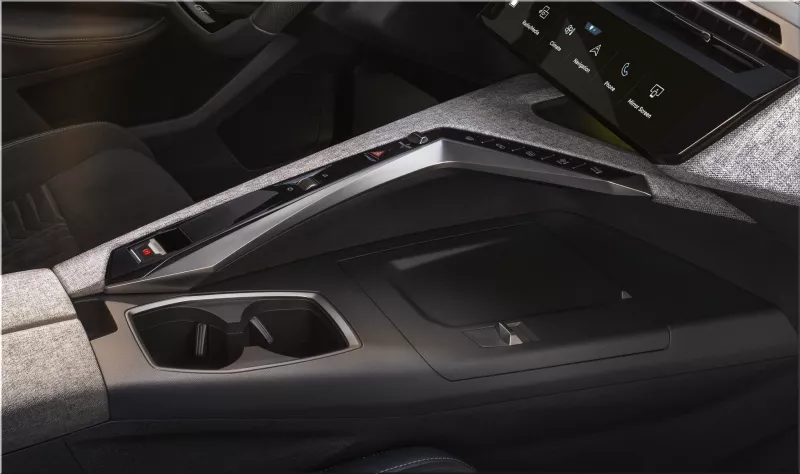 Peugeot e-5008