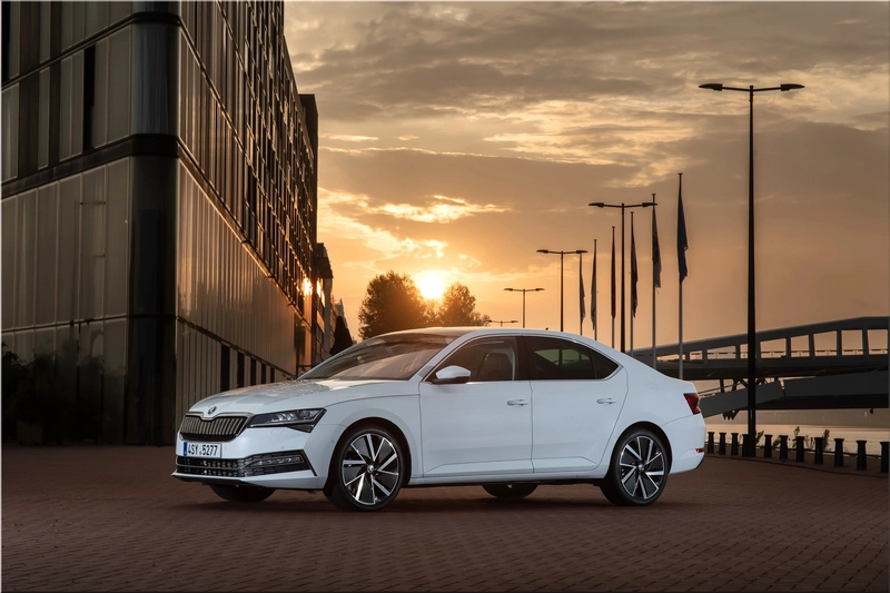 Skoda Superb Hatch Plug-In Hybrid