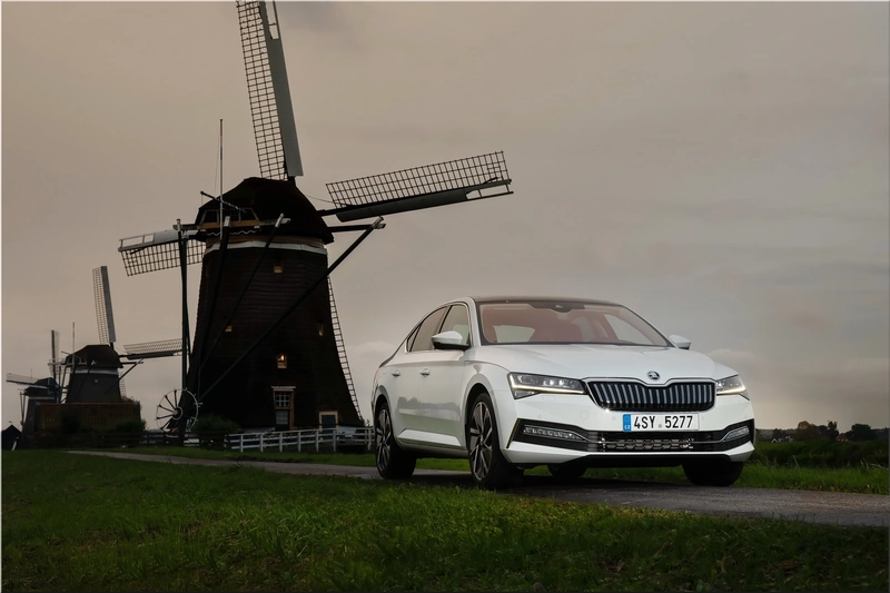 Skoda Superb Hatch Plug-In Hybrid