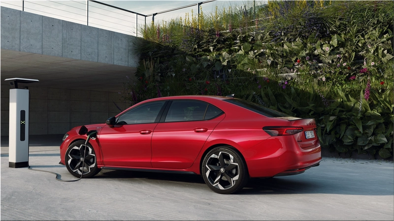 Skoda Superb Hatch Plug-In Hybrid