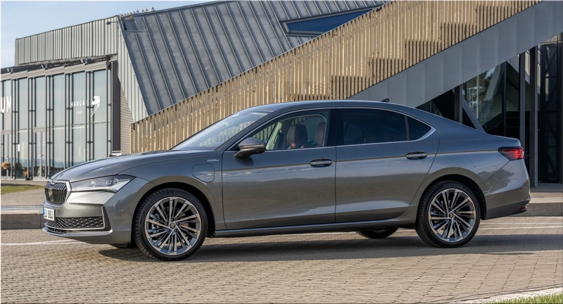 Skoda Superb Hatch Plug-In Hybrid