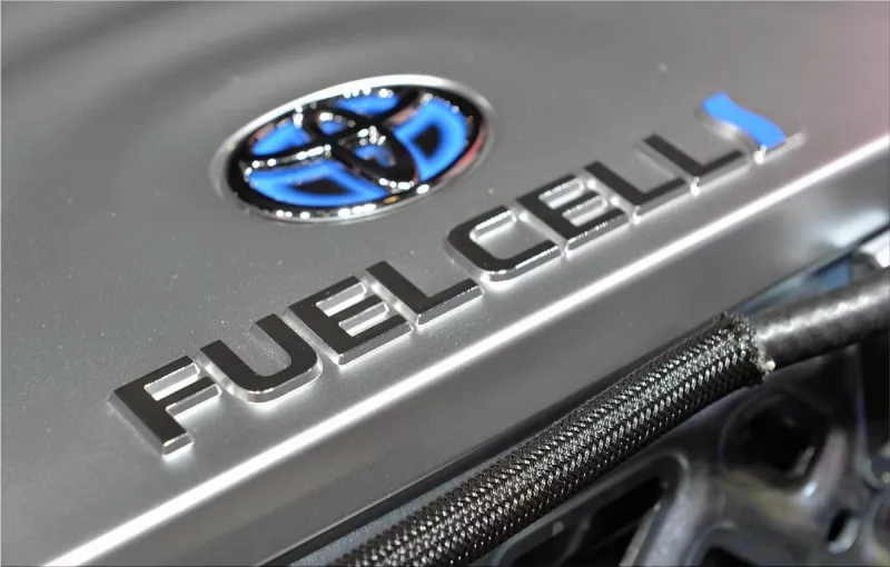 Toyota Mirai engine