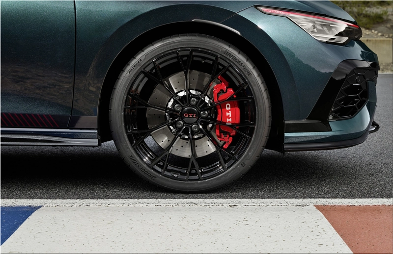 VW Golf GTI Edition 50
