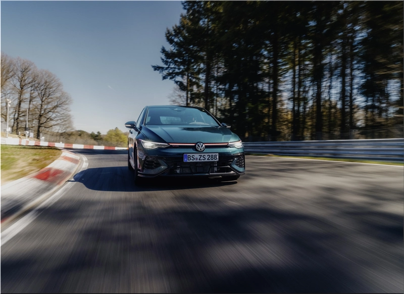 VW Golf GTI Edition 50