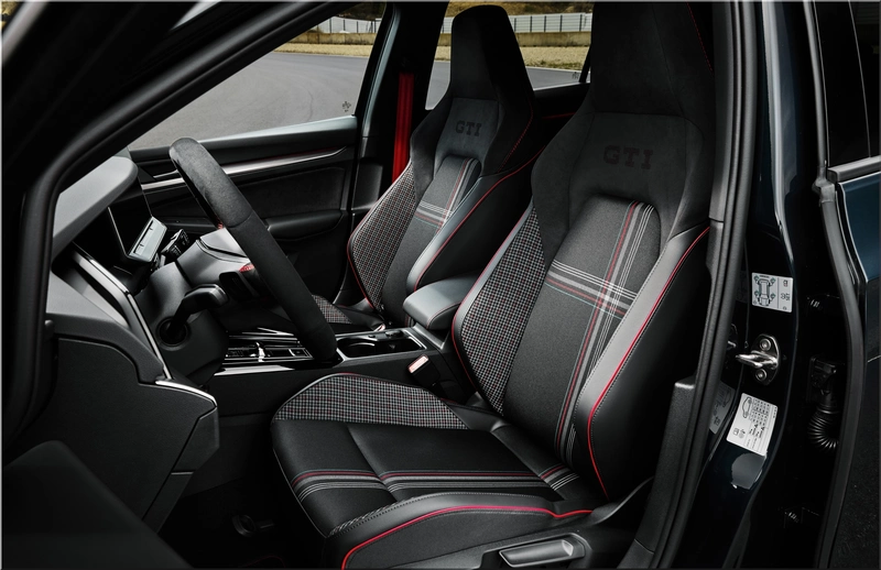 VW Golf GTI Edition 50