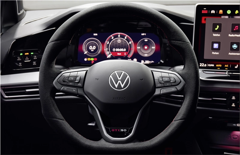 VW Golf GTI Edition 50