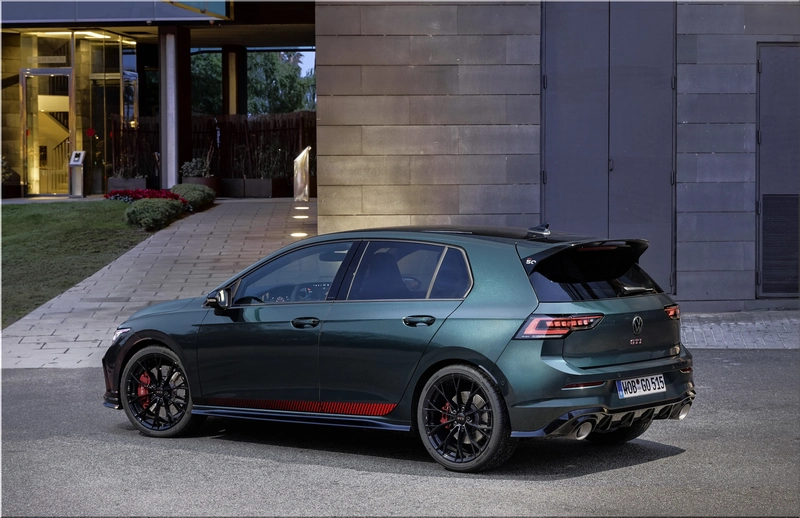 VW Golf GTI Edition 50