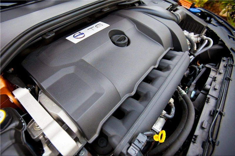 Volvo S60 engine