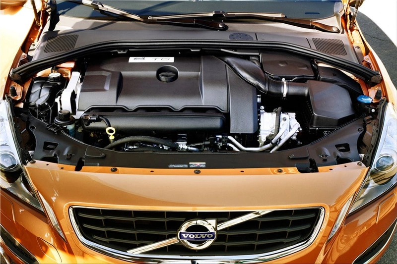 Volvo S60 engine