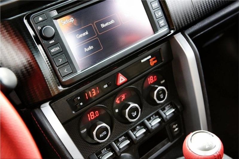 Toyota GT 86 interior