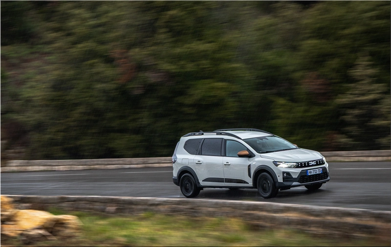 2026 Dacia Jogger Hybrid