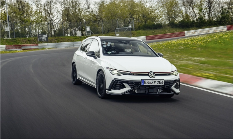 Volkswagen Golf GTI Edition 50