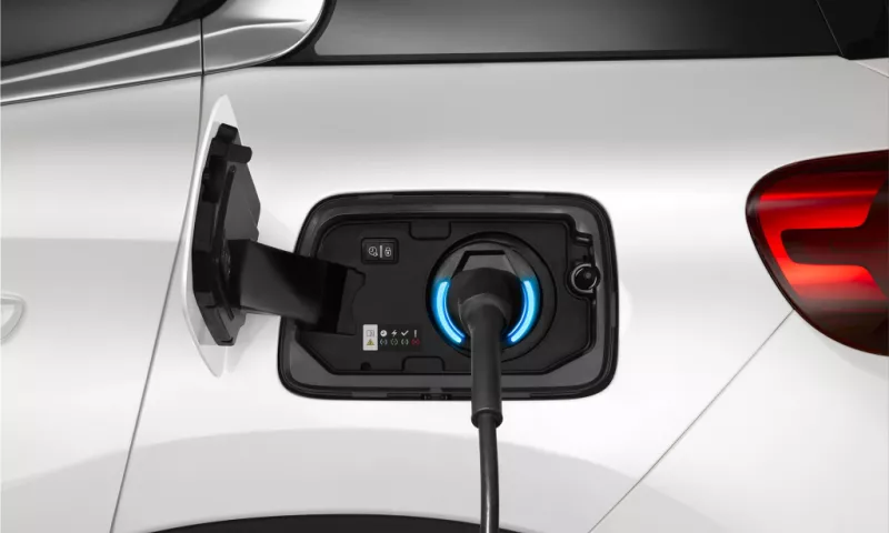 The new advertising campaign for Citroen C5 Aircross Hybrid SUV