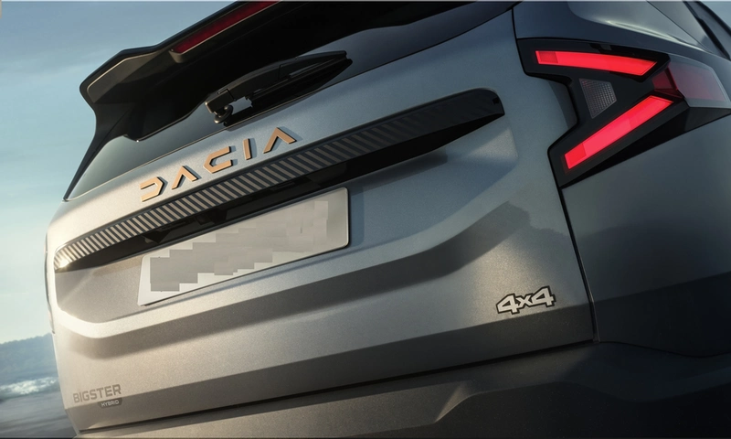 Dacia Bigster and Duster Add Hybrid, LPG, 4x4, and Automatic Powertrains