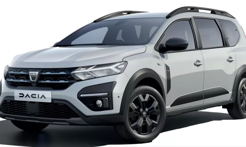The Dacia Jogger wins the "Golden Wheel" award