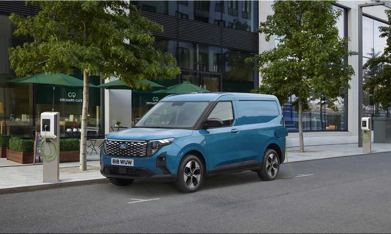 Ford E-Transit Courier 2026