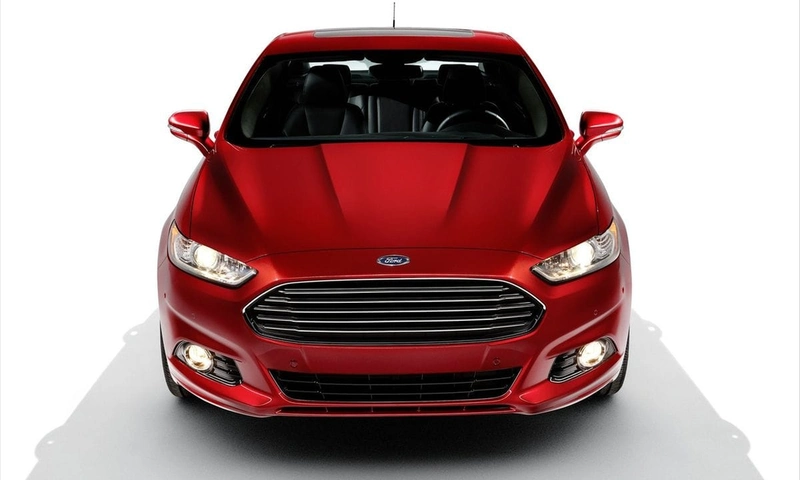 Ford Fusion offers hybrid and plug-in hybrid alternatives
