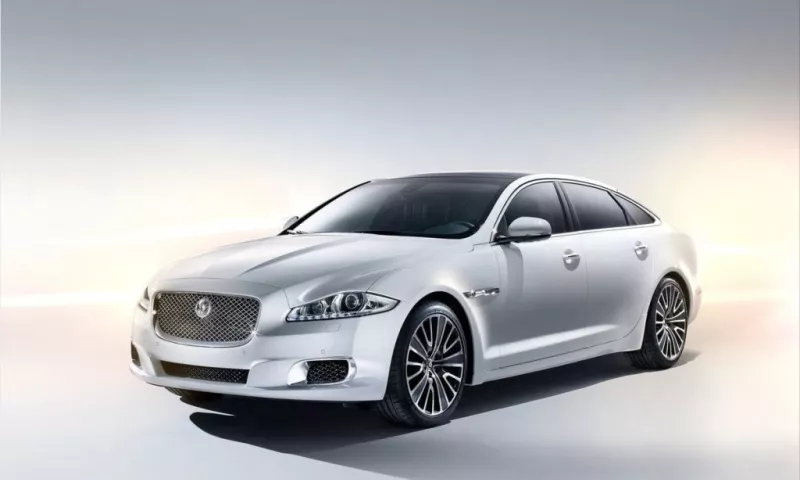 2013 Jaguar XJ Ultimate