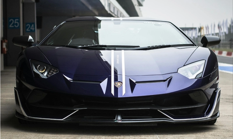Renting Supercars in Dubai: What’s Under the Hood of Local Ferraris and Lambos