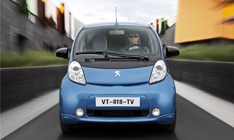 Peugeot iOn 100% electric full size car