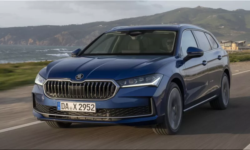 Skoda Superb Combi iV