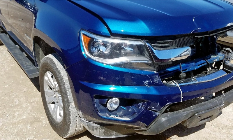 Things to Consider When Selling Wrecked Cars For Cash