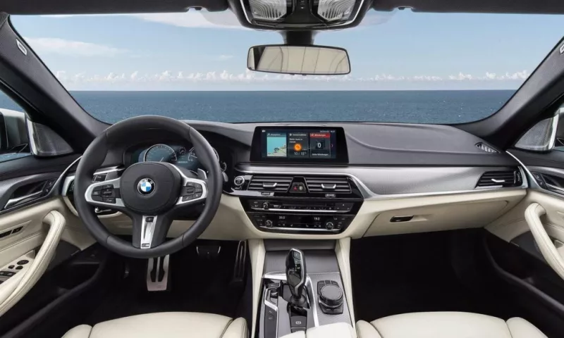 BMW M550i xDrive
