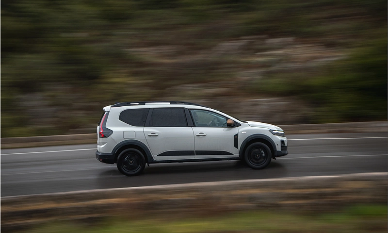 2026 Dacia Jogger Hybrid
