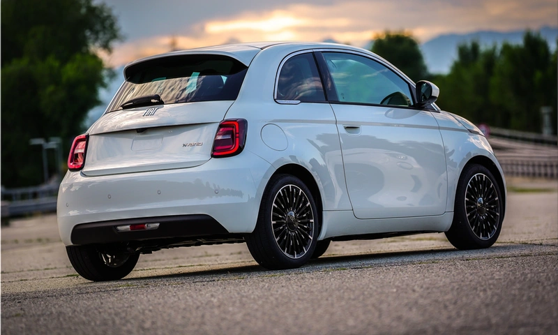 2026 Fiat 500 Hybrid
