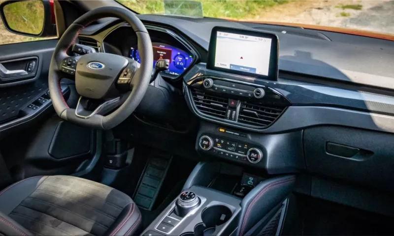Ford Kuga Hybrid interior