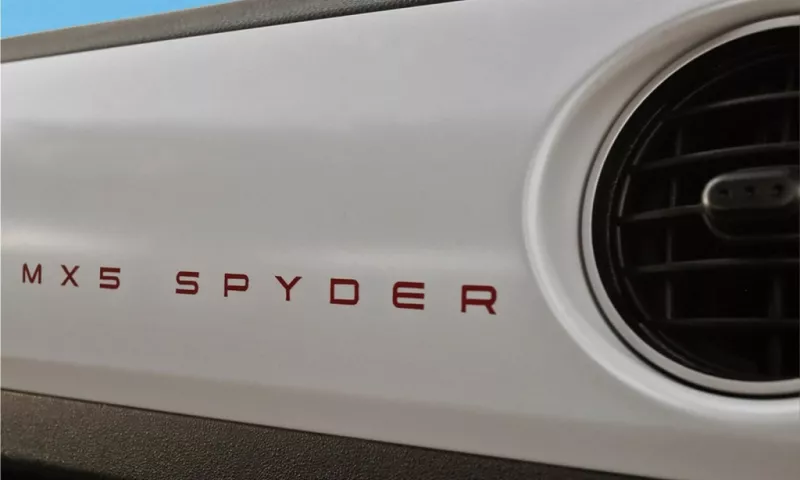 Mazda MX-5 Spyder