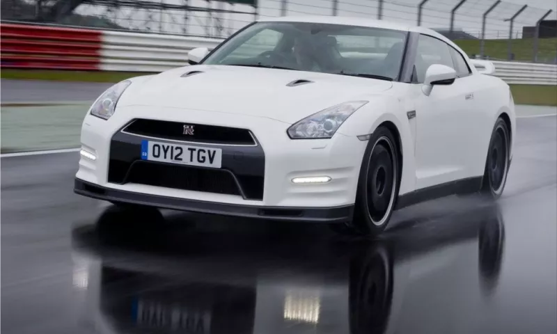 Nissan GT-R