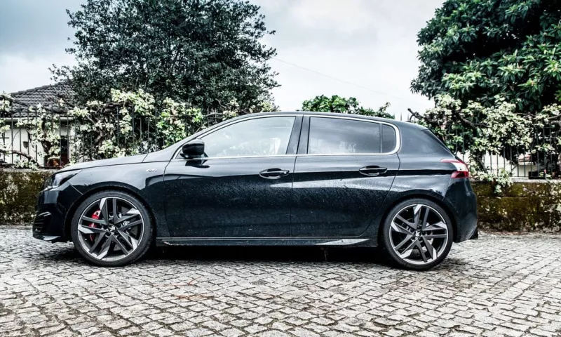 Peugeot 308 GTi by Peugeot Sport