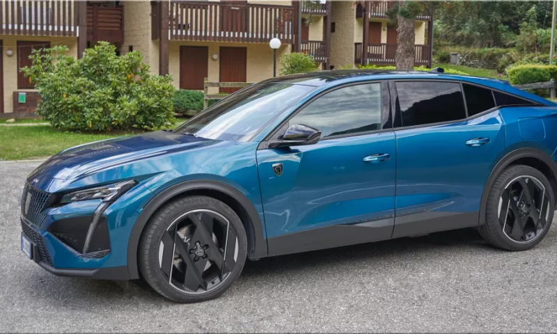 Peugeot 408