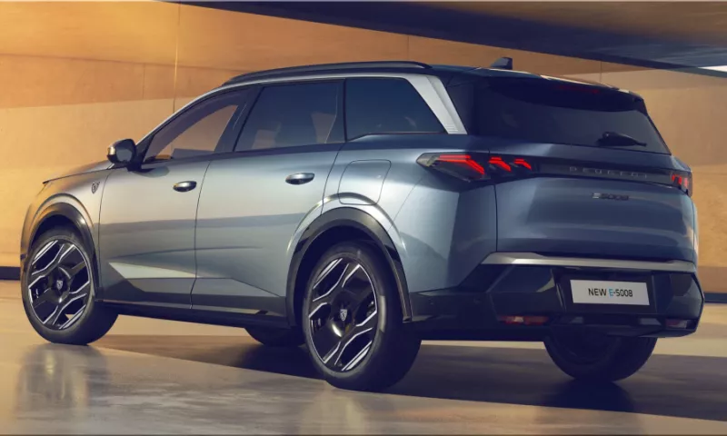 Peugeot e-5008 Electric SUV