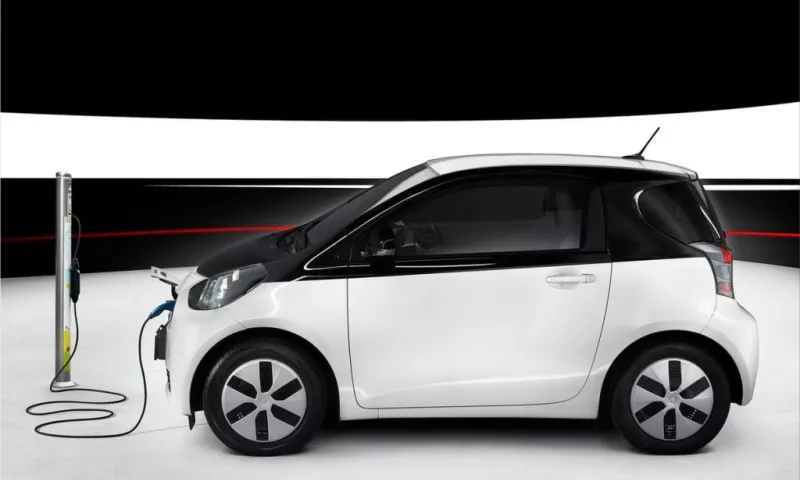 2013 Toyota iQ EV a city commuting vehicle