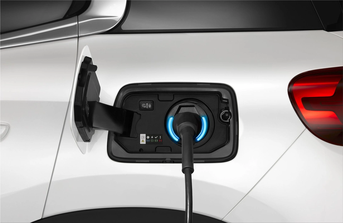 The new advertising campaign for Citroen C5 Aircross Hybrid SUV
