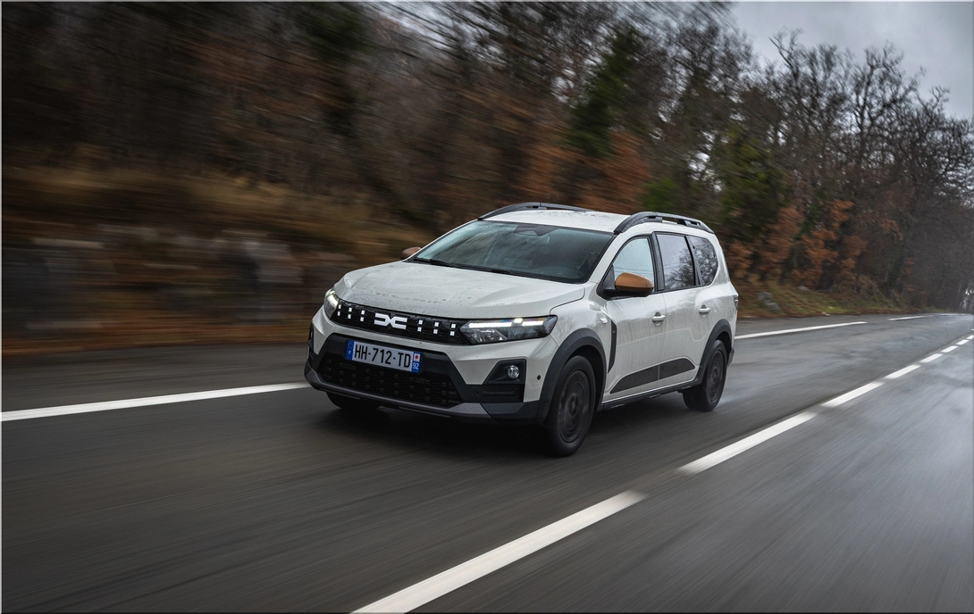 2026 Dacia Jogger Hybrid