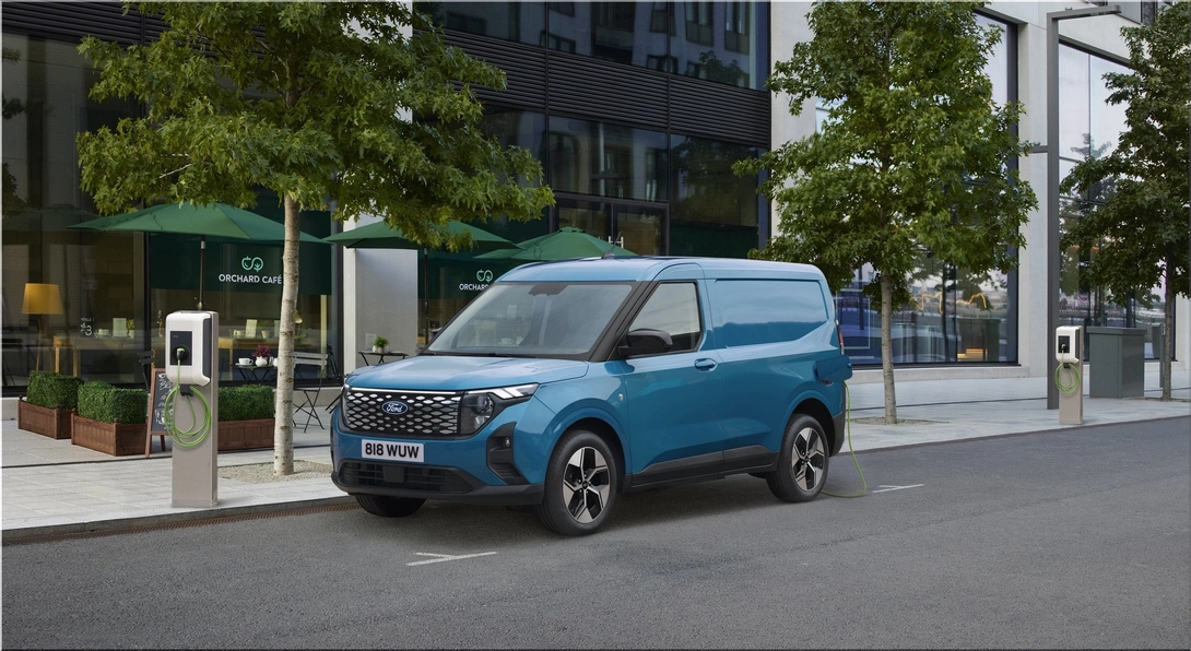 Ford E-Transit Courier 2026