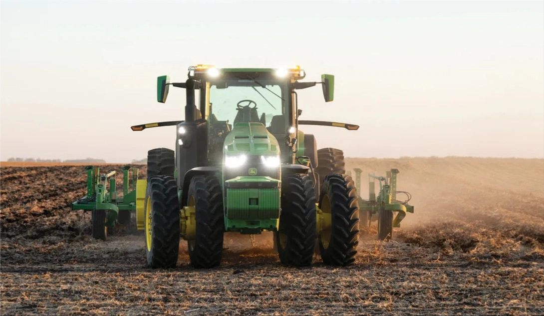 John Deere 8R autonomous tractor