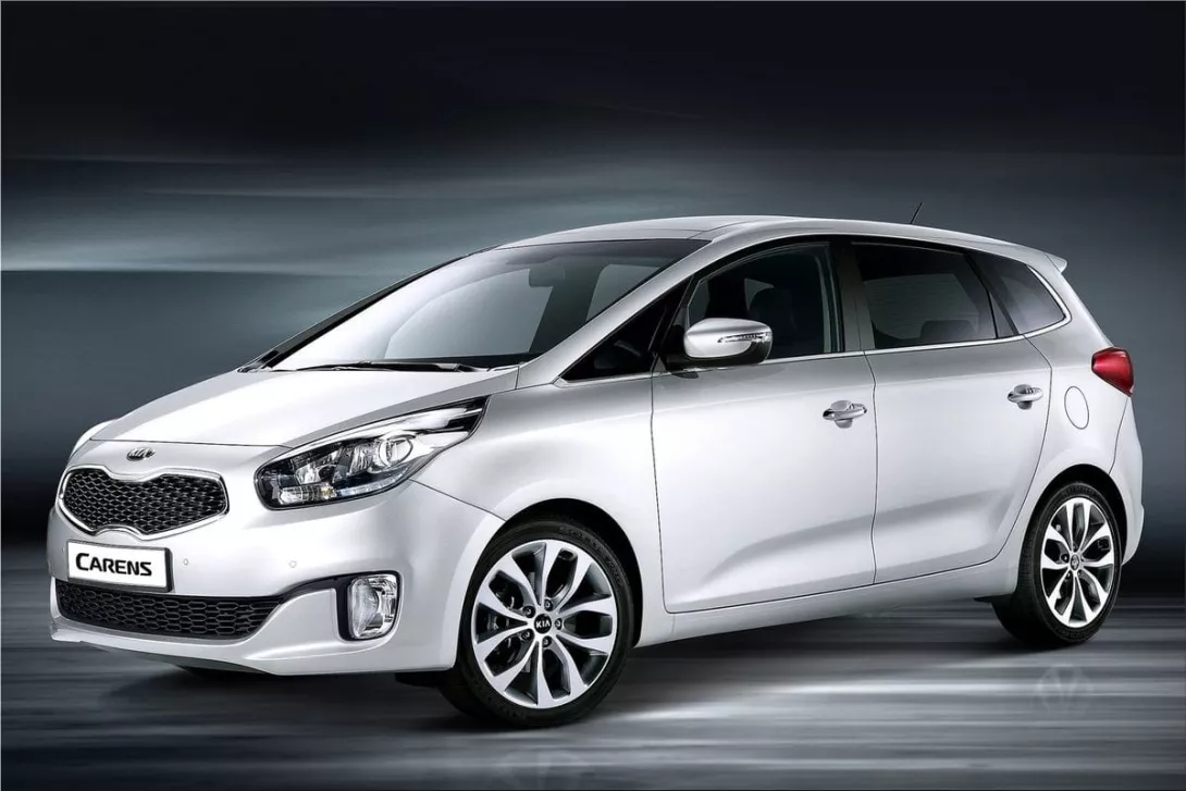 2013 Kia Carens compact MPV
