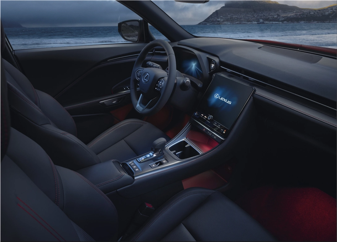  Lexus LBX