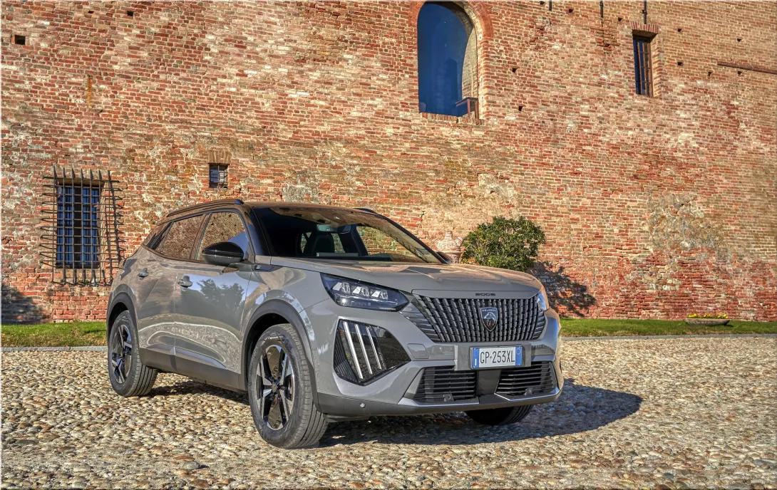 The Peugeot e-2008: an elegant electric SUV for the modern driver