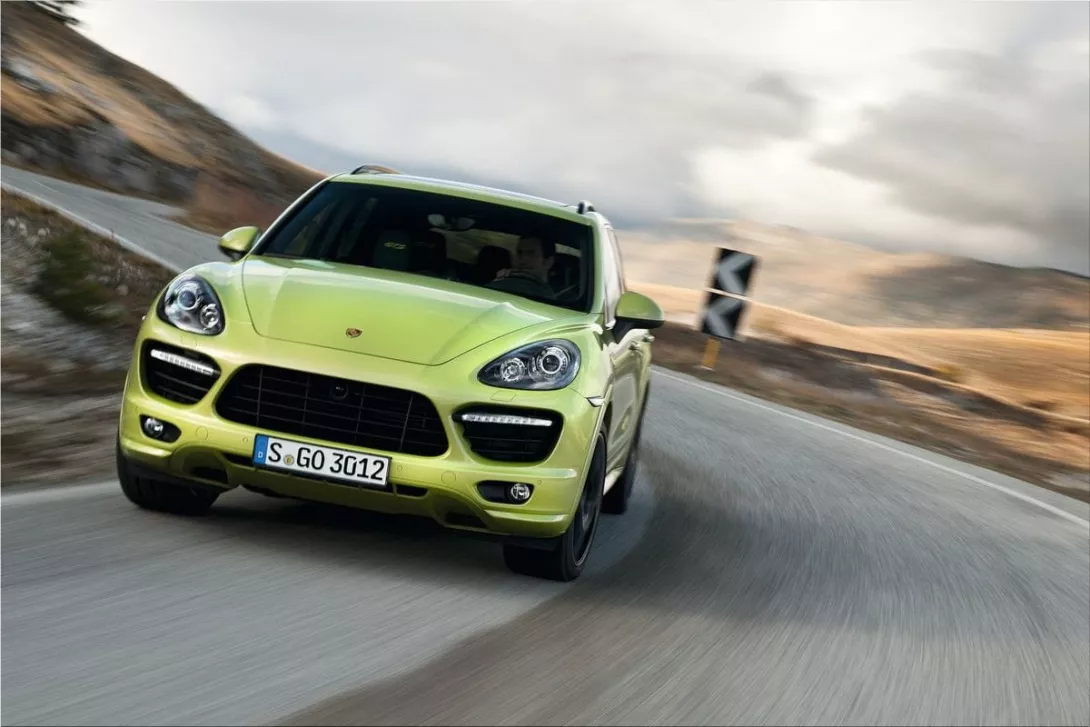 2013 Porsche Cayenne GTS